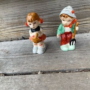 HUMMEL STYLE SALT AND PEPPER SHAKERS SET